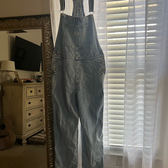 Levi's Women's Light Blue Denim Overalls - Picture 2 of 7